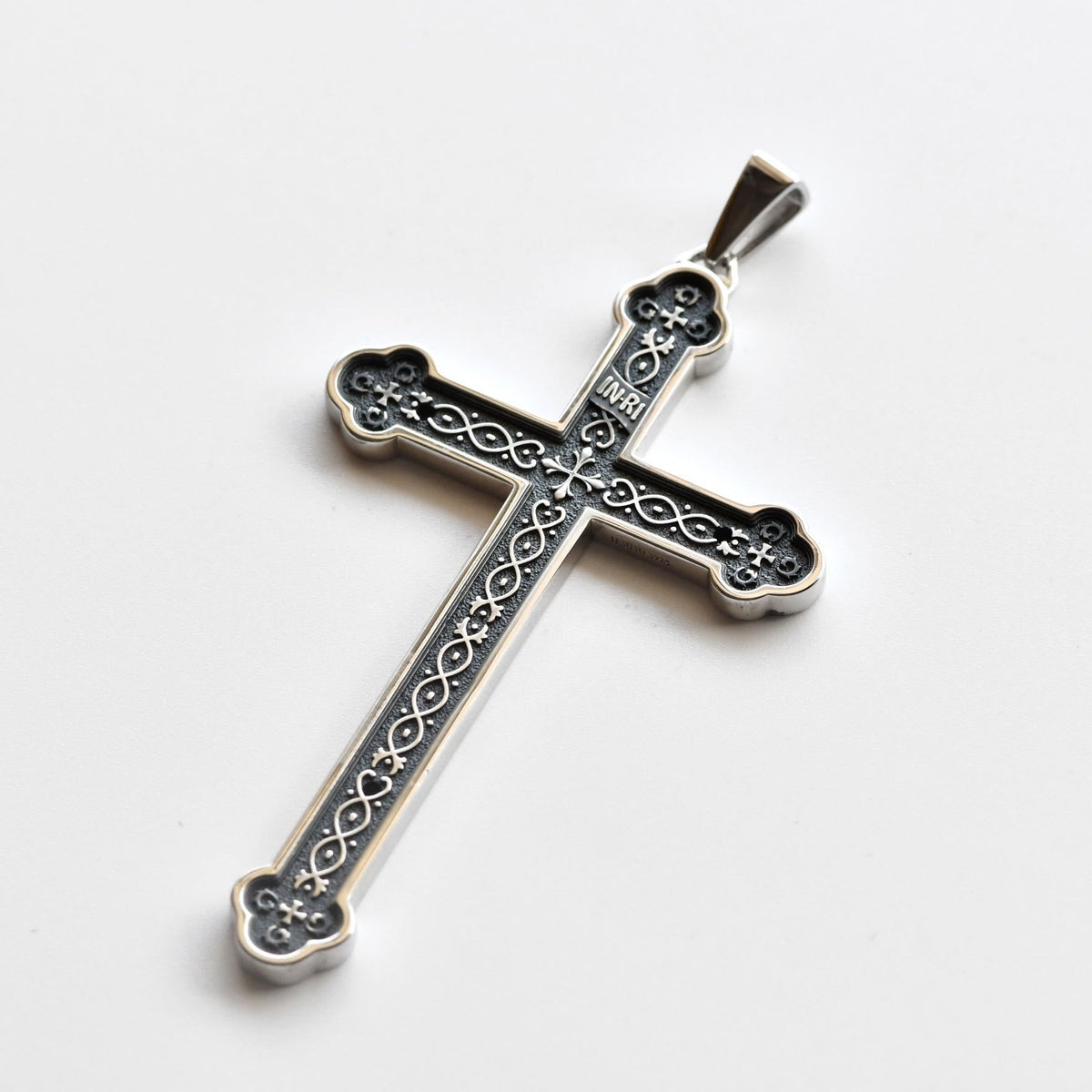 Retro Sterling Silver Amulet INRI Cross Pendant Necklace: A Emblem of Grace