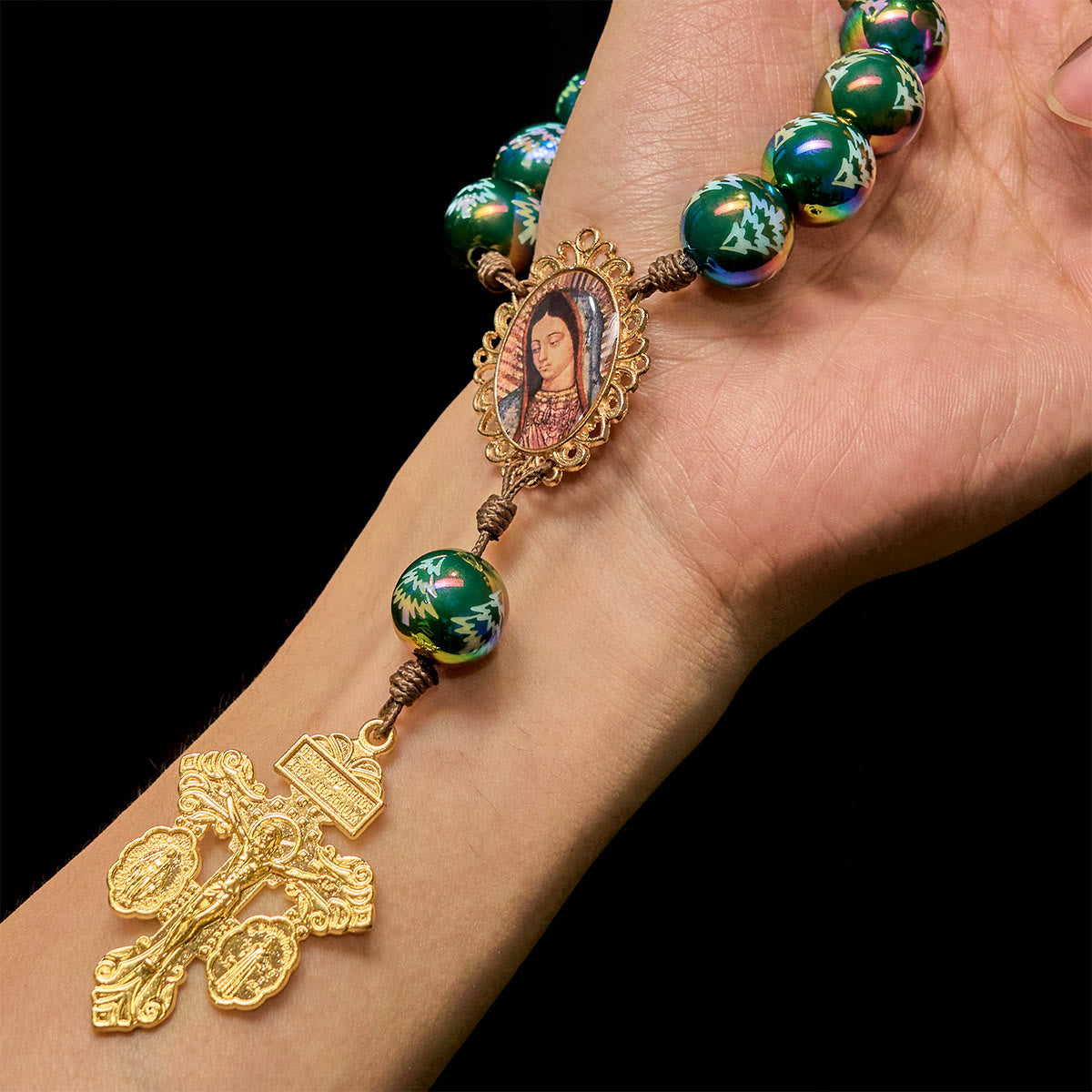 Christmas Devotion Red Green Holiday Beads Pocket Rosary: Pray anywhere, anytime