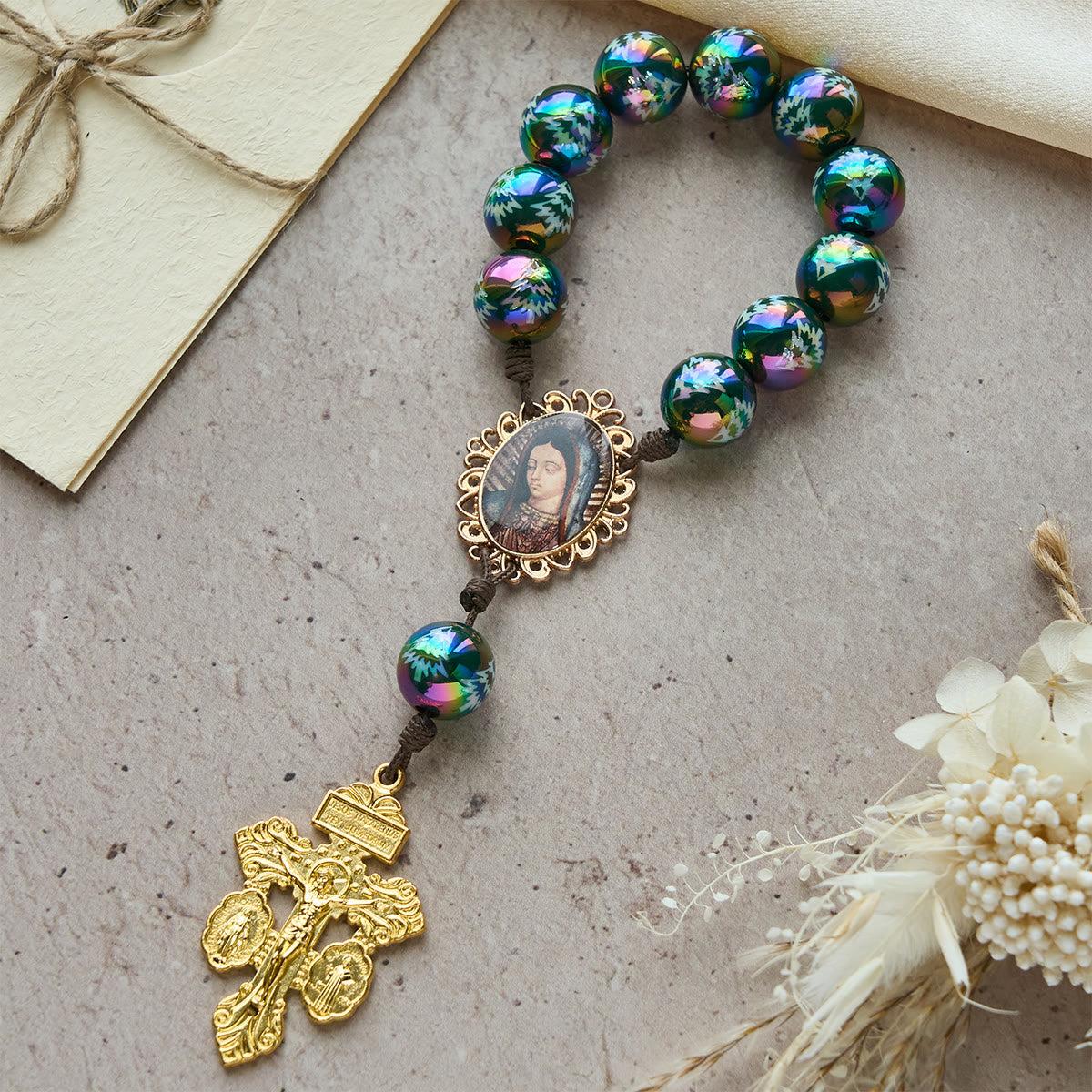 Christmas Devotion Red Green Holiday Beads Pocket Rosary: Pray anywhere, anytime