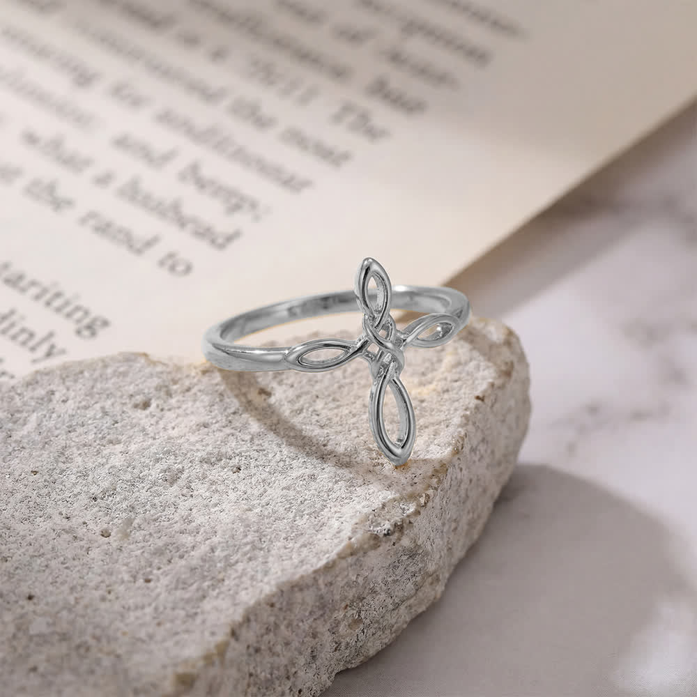 Celtic Knot Cross Devotional Ring: Emblem of Eternal Faith & Divine Connection
