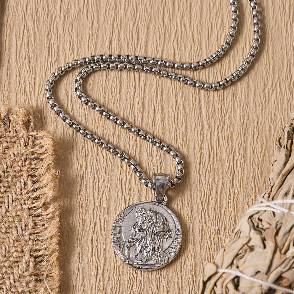 Crown Of Thorns Jesus Portrait Round Medal Box Chain Necklace: Timeless Emblem of Gentle Heavenly Guardianship