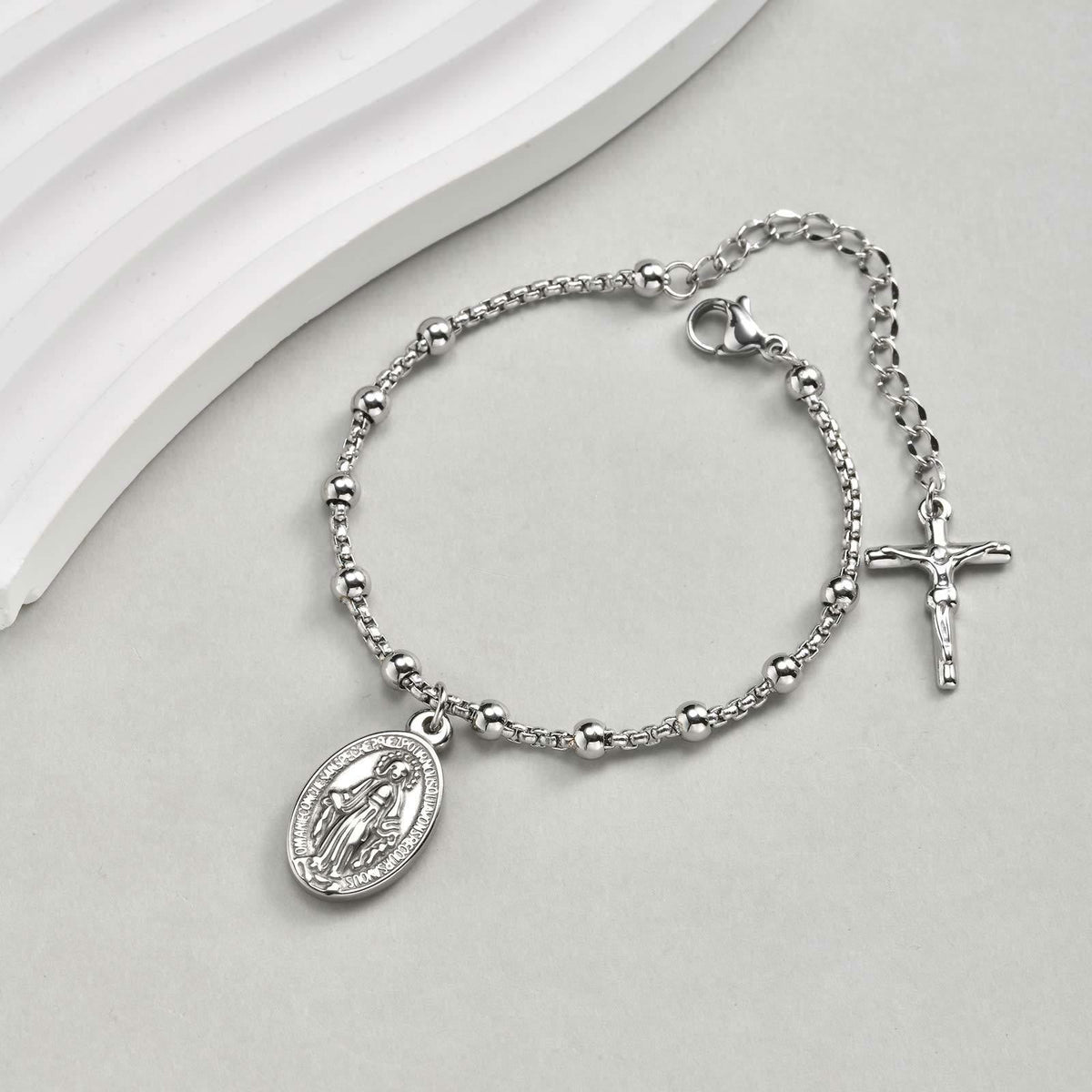 Textured Bead‑Chain Medal Bracelet: Token of Sustained Inner Fortitude