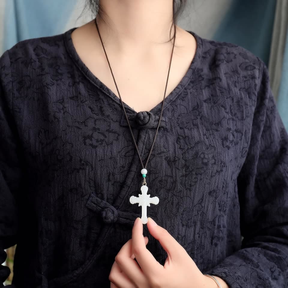 Serene Jade Carved Crucifix Pendant - Embodiment of Grace