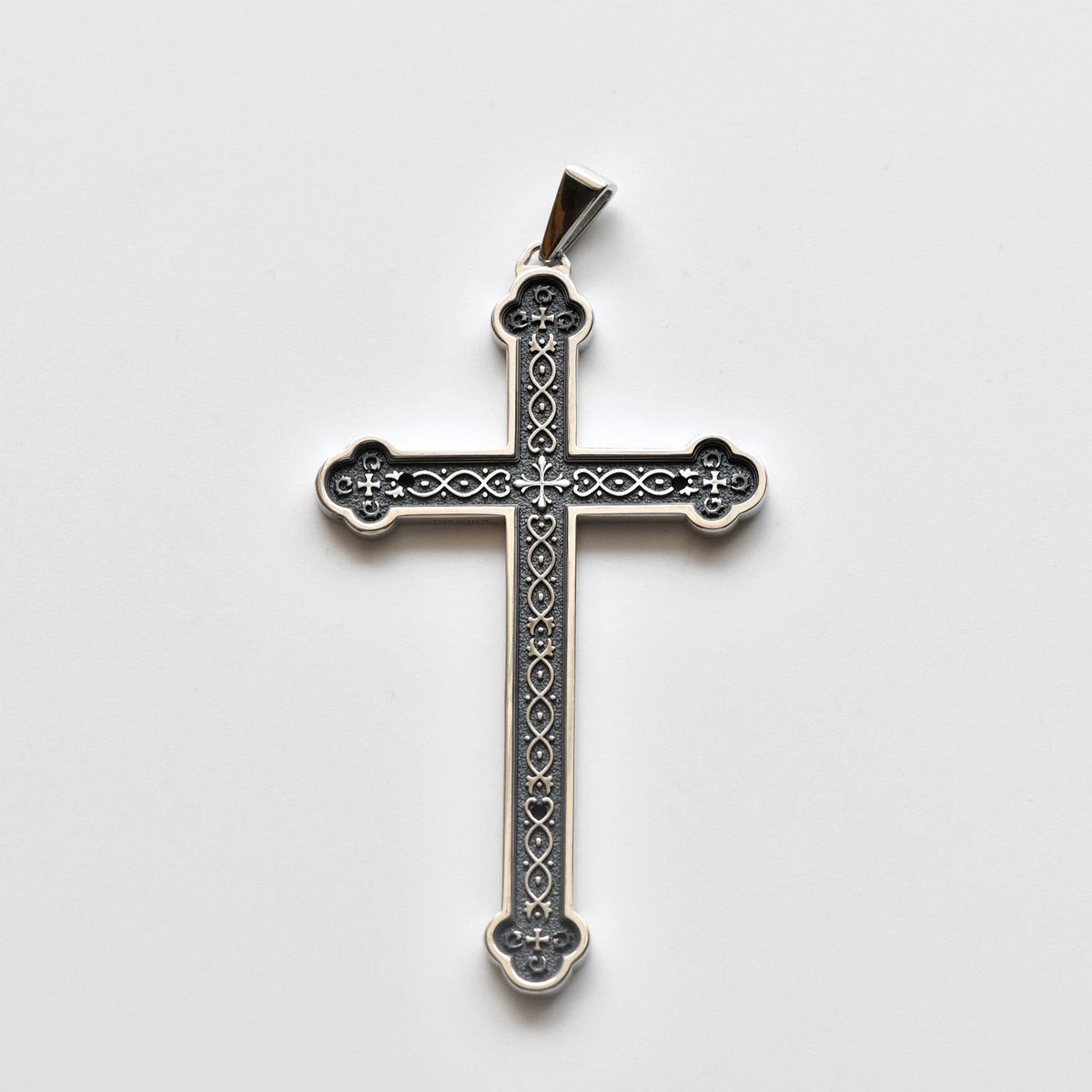 Retro Sterling Silver Amulet INRI Cross Pendant Necklace: A Emblem of Grace