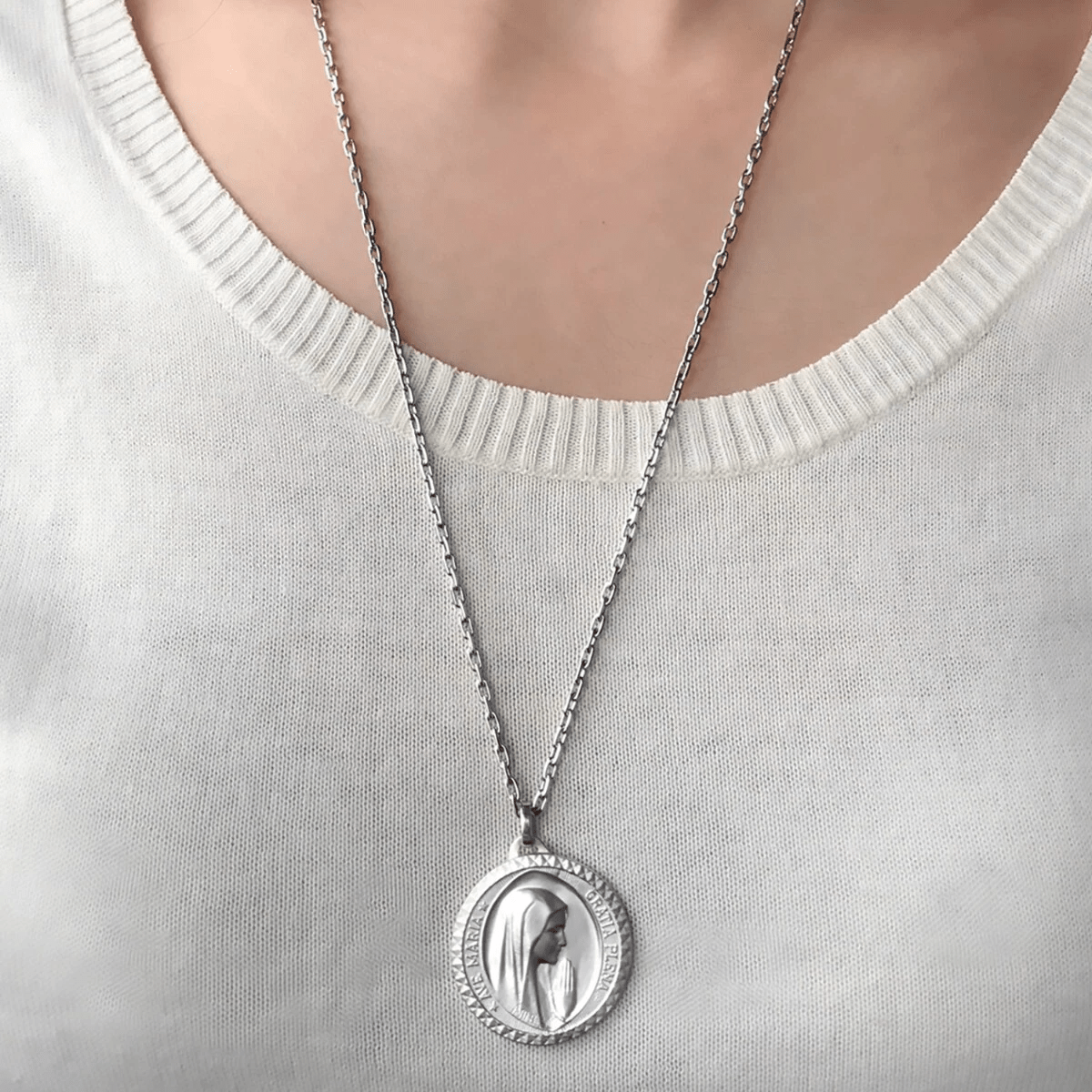 Graceful Virgin Mary Pendant Necklace in 925 Sterling Silver for Daily Devotion