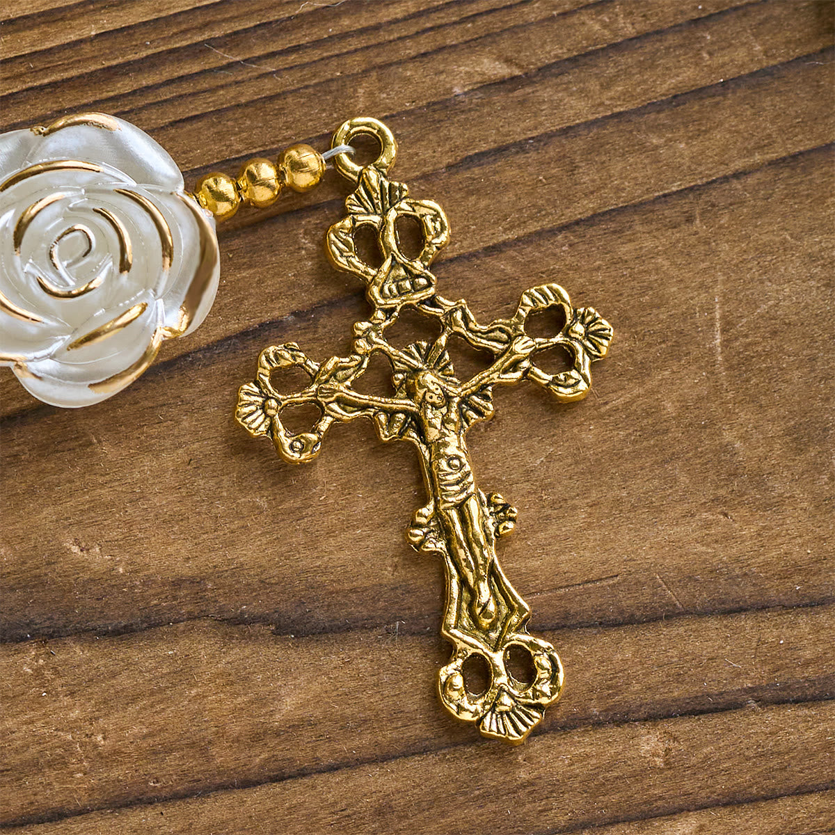 10mm Luminous Heart and White Rose Rosary: Mary's Gentle Protection