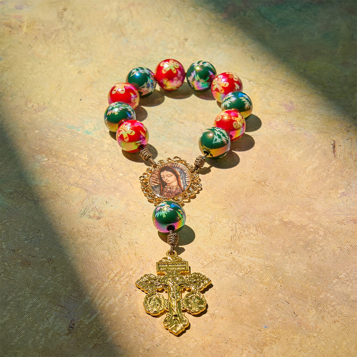Christmas Devotion Red Green Holiday Beads Pocket Rosary: Pray anywhere, anytime
