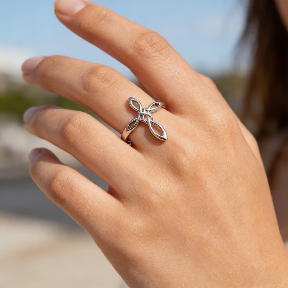 Celtic Knot Cross Devotional Ring: Emblem of Eternal Faith & Divine Connection