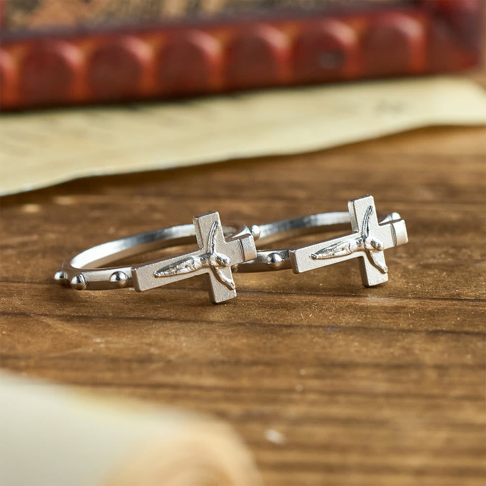 Classic Rosary Ring with Crucifix and Continuous Beaded Prayer Band: A Timeless Emblem of Devotion