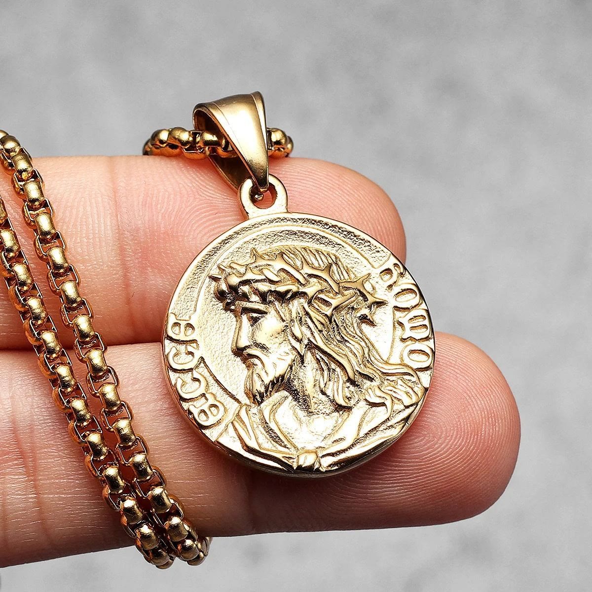 Crown Of Thorns Jesus Portrait Round Medal Box Chain Necklace: Timeless Emblem of Gentle Heavenly Guardianship