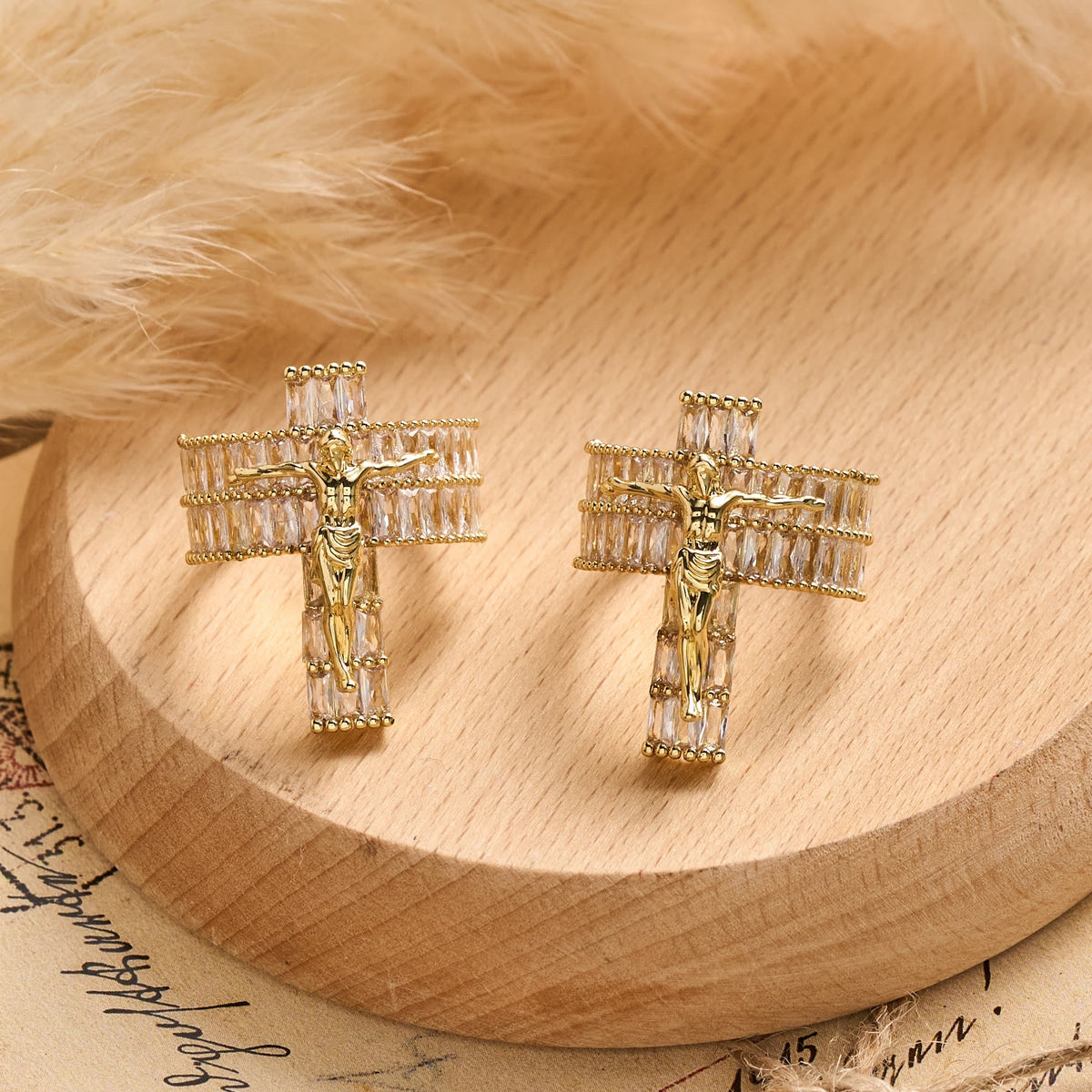 Compact Sculpted Crucifix Ring: Timeless Emblem of Unshakable Sacred Faith