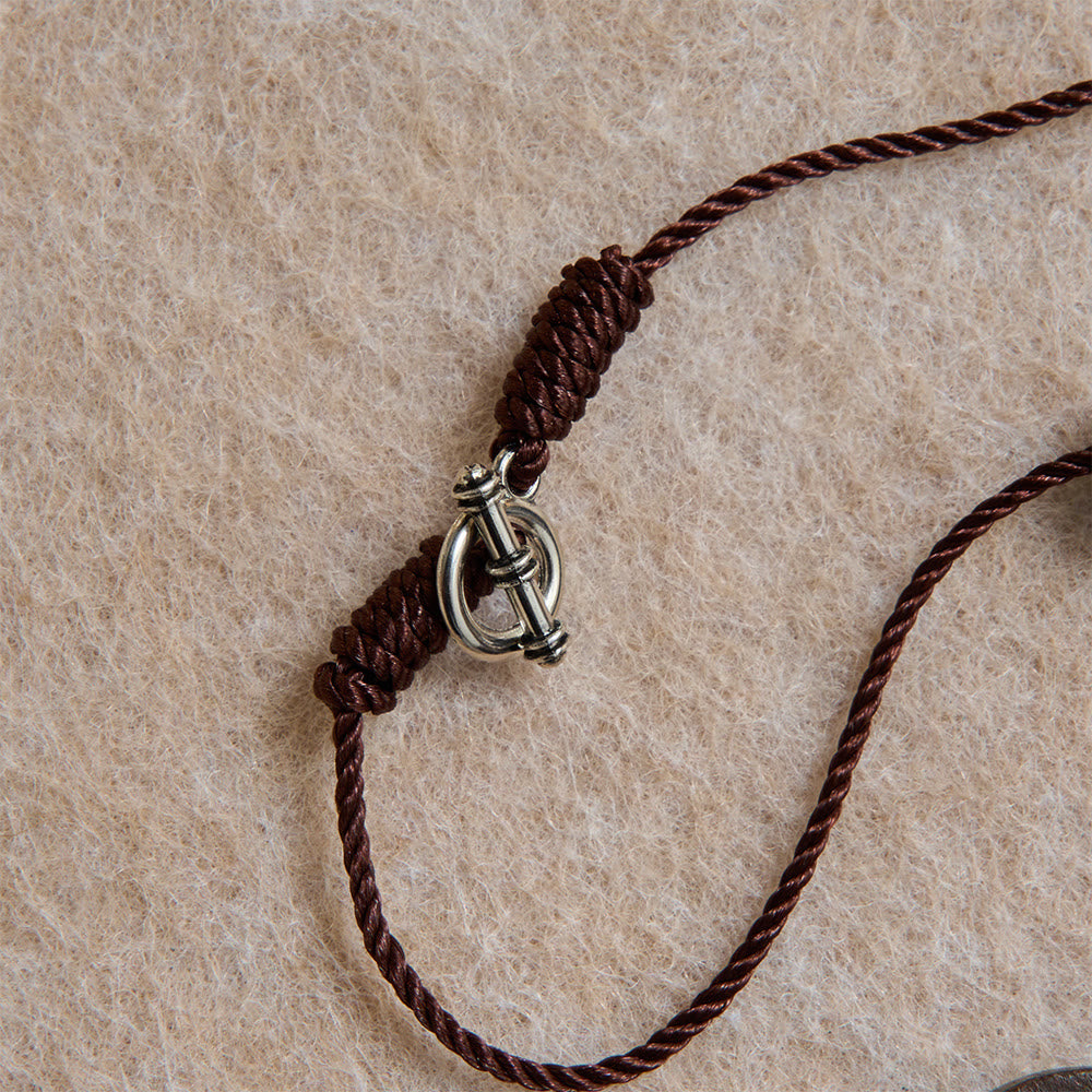 Round Bead Car Rosary Crucifix Our Lady Embossed Medal Car Hanging Pendant: A Reminder of Merciful Divine Protection on Every Trip