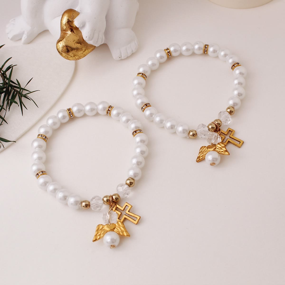 Lustrous Pearl Beaded Cross Stretch Bracelet: Emblem of Pure Heavenly Purity
