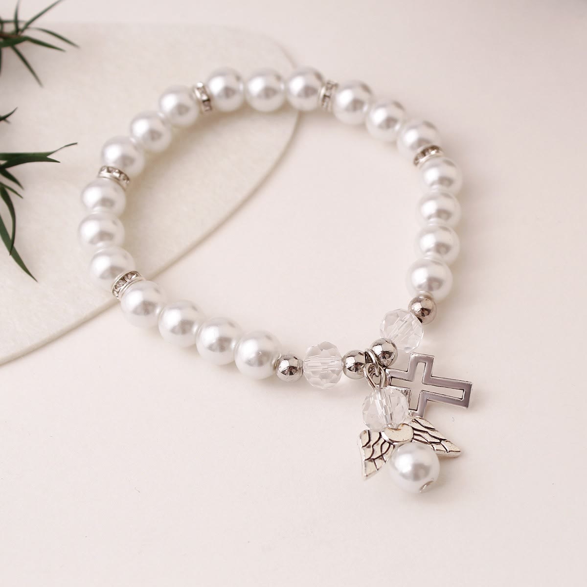 Lustrous Pearl Beaded Cross Stretch Bracelet: Emblem of Pure Heavenly Purity