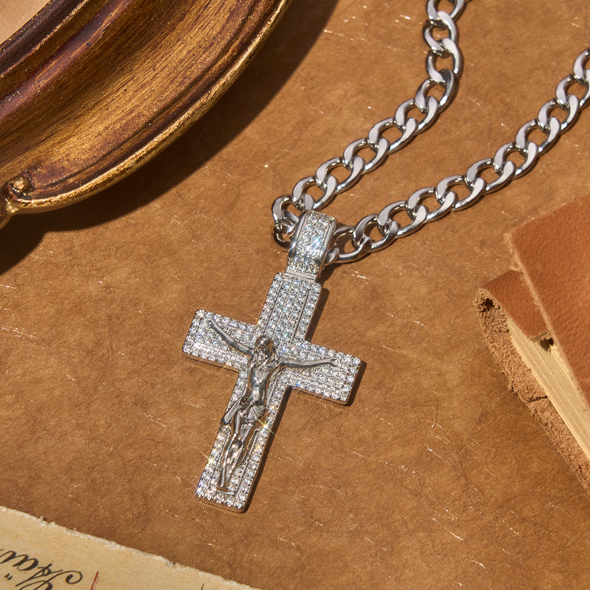 Glam Bling Crucifix Curb Chain Necklace: Wearable Talisman Of Timeless Heavenly Grace