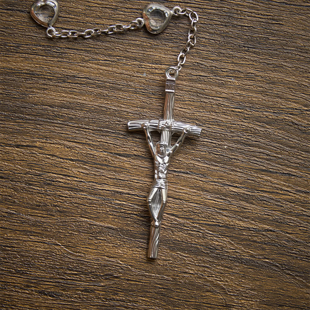 Silver‑Toned Heart‑Zircon Rosary With St.Benedict Medallion: Emblem of Gentle Heavenly Grace